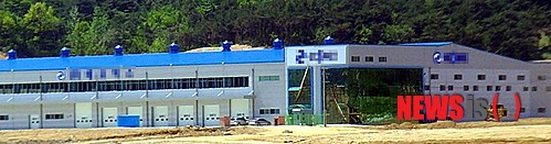 【영광=뉴시스】송창헌 기자 = '희대 사기극'이라는 의혹을 받고 있는 전남 영광군 대마산단의 모 전기차 업체 생산공장 전경. 경찰은 최근 이 회사 대표 소모(59)에 대해 사전구속영장을 신청했고, 14일 오후 영장실질심사가 이뤄졌다. 2013.10.14.&nbsp;&nbsp; goodchang@newsis.com