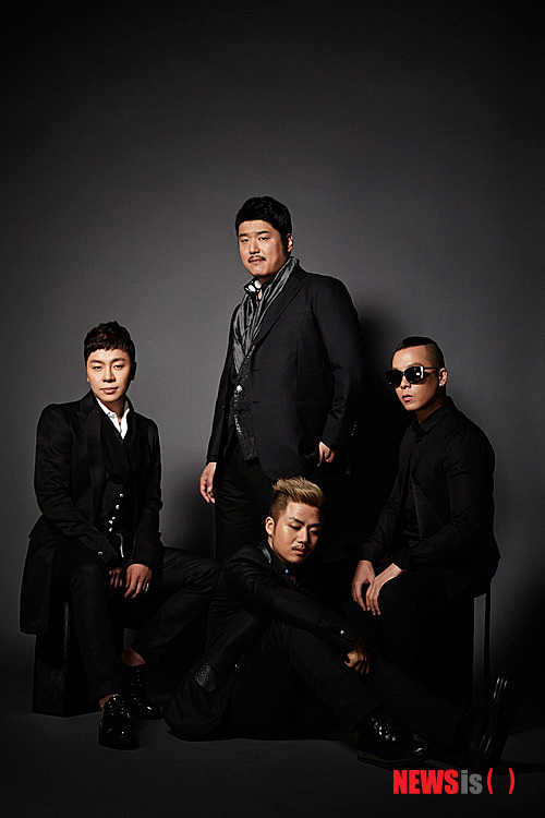 【서울=뉴시스】이재훈 기자 = R&B 보컬그룹 '브라운 아이드 소울'(나얼·영준·성훈·정엽)이 데뷔 10주년을 맞이했다.&nbsp; realpaper7@newsis.com 