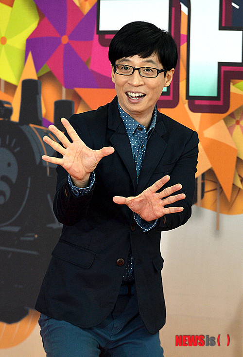 【고양=뉴시스】박찬수 기자 = 17일 오전 경기 고양시 일산동구 장항동 MBC드림센터에서 열린 '무한도전 자유로 가요제' 기자간담회에서 개그맨 유재석이 포즈를 취하고 있다. 2013.10.17. redchacha1@newsis.com