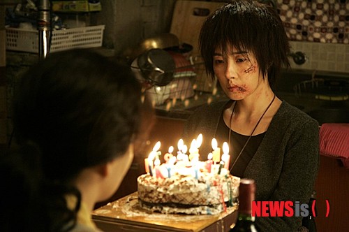 【서울=뉴시스】김정환 기자 = 김선아(38)의 스릴러 ‘더 파이브’의 원작인 동명 웹툰이 28일부터 11월10일까지 2주간 ‘다음 만화 속 세상’에서 웹툰을 무료 서비스된다.&nbsp; ace@newsis.com 