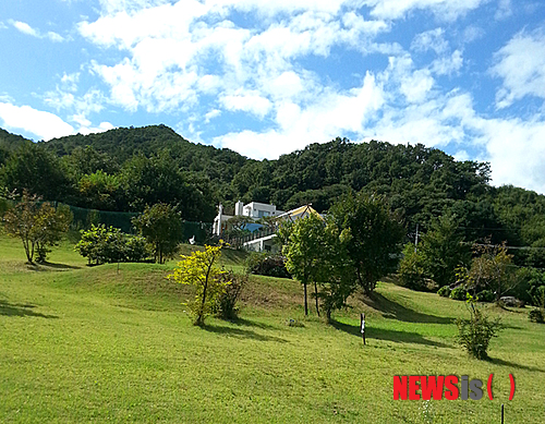 【서울=뉴시스】유희연 기자 = 경기 양평군 옥천면 신복리 238-1 일대에 조성 중인 전원주택단지 '더필란'. 2013.10.31. (사진=더필란 제공)&nbsp; lovely_jh@newsis.com 