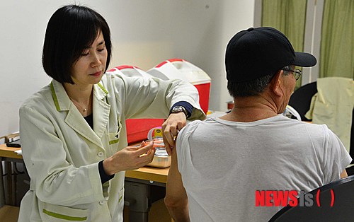 【원주=뉴시스】 폐렴구균 무료 예방접종. (사진=뉴시스 DB). photo@newsis.com 