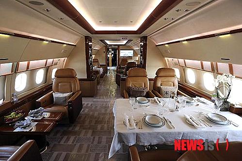 【서울=뉴시스】에어버스의 비즈니스 제트기 A319 ACJ. 옵션에 따라 18~30개의 좌석을 만들 수 있으며, 한 번에 1만927㎞를 여행할 수 있다. 가격은 8900만 달러다.(사진=CNBC 제공) photo@newsis.com