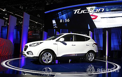 【로스앤젤레스=로이터/뉴시스】현대자동차는 20일(현지시간) 미국 로스앤젤레스(LA)에서 개최된 LA모터쇼에서 투싼ix 수소연료전지차를 공개했다. 2013. 11.21