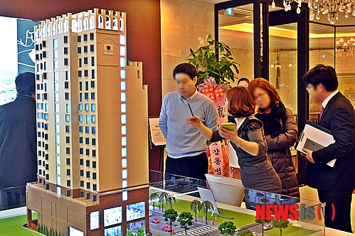 【서울=뉴시스】이재우 기자 = 한국자산신탁은 22일 '제주 센트럴시티 호텔' 견본주택을 개관하고 분양에 나선다고 밝혔다.