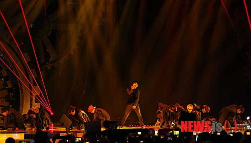 【홍콩=뉴시스】그룹 '엑소', 2013 MAMA