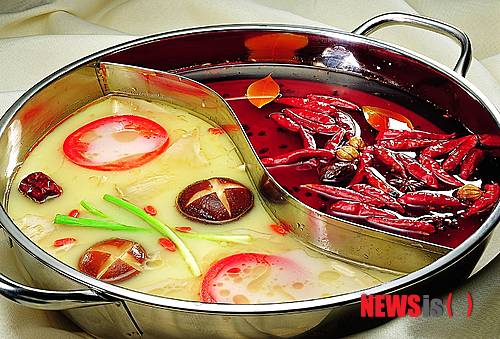 "훠궈집에 인형 아기 의자 달라"…중국 Z세대 '인형 엄마' 논쟁