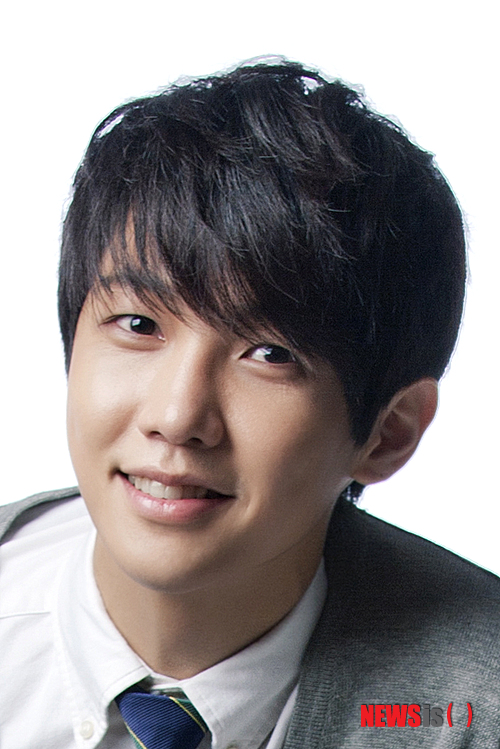 【서울=뉴시스】유상우 기자 = 그룹 ‘FT아일랜드’의 전 멤버 오원빈(23·오성현)이 리더스콘텐츠컴패니로 소속사를 옮겼다.&nbsp; 리더스콘텐츠컴패니는 9일 “오원빈과 전속계약을 했다”며 “앞으로 드라마와 영화 등에서 연기자로 활동하게 될 것”이라고 밝혔다.&nbsp; FT아일랜드의 원년멤버인 오원빈은 2009년 팀을 나와 솔로 싱글 ‘사랑해 또 사랑해’를 내고 국내와 일본에서 활동했다. MBC TV 드라마 ‘넌 내게 반했어’와 MBN 드라마 ‘왔어왔어 제대로 왔어’에 출연하며 연기력을 뽐내기도 했다.&nbsp; 리더스콘텐츠컴패니는 MBC TV 드라마 ‘동이’, KBS 2TV ‘부부클리닉-사랑과 전쟁’ 등을 제작했다.&nbsp; swryu@newsis.com