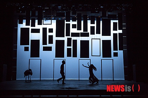 【서울=뉴시스】이재훈 기자 = "죽느냐 사느냐, 그것이 문제로다." 그 유명한 영국의 문호 윌리엄 셰익스피어(1564~1616)의 '햄릿' 속 대사.&nbsp; realpaper7@newsis.com&nbsp; 