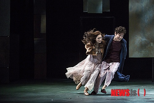 【서울=뉴시스】이재훈 기자 = "죽느냐 사느냐, 그것이 문제로다." 그 유명한 영국의 문호 윌리엄 셰익스피어(1564~1616)의 '햄릿' 속 대사.&nbsp; realpaper7@newsis.com&nbsp; 