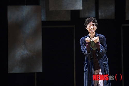 【서울=뉴시스】이재훈 기자 = "죽느냐 사느냐, 그것이 문제로다." 그 유명한 영국의 문호 윌리엄 셰익스피어(1564~1616)의 '햄릿' 속 대사.&nbsp; realpaper7@newsis.com&nbsp; 