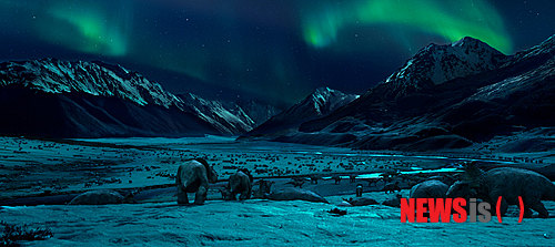 【서울=뉴시스】김태은 문화전문기자 = 신화와 전설이 사라진 시대, 공룡은 어린이들에게 새로운 상상의 세계다. 과학과 이성이 장악한 21세기에 달을 보며 절구질하는 옥토끼를 떠올리는 아이들은 없다시피 하다.&nbsp; tekim@newsis.com