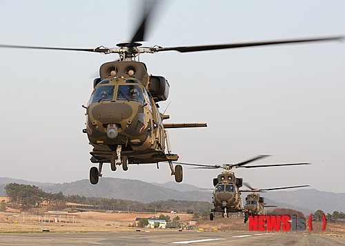 【서울=뉴시스】한국항공우주산업㈜(KAI)은 방위사업청과 약 1조7000억원 규모의 국산 기동헬기 수리온(KUH) 2차 양산 계약을 체결했다고 19일 밝혔다. 이번 계약에 따라 KAI는 2014년부터 수리온 2차 양산을 시작해 2017년 말까지 약 60여대를 납품할 예정이다.2013.12.19.(사진 = KAI 제공) photo@newsis.com
