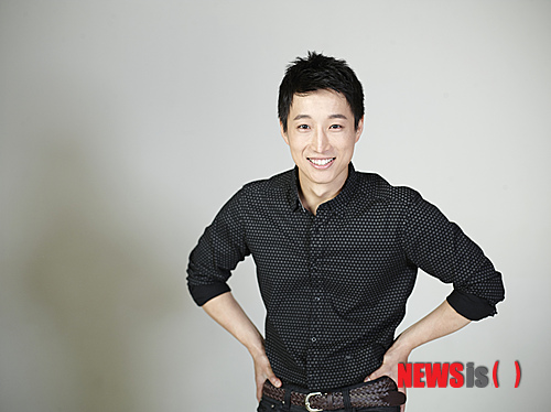 【서울=뉴시스】오제일 기자 = 록발라드가 전성기를 구가하던 1990년대 후반부터 2000년대 초반까지, 전국 노래방에서는 밴드 '스틸하트'의 '쉬스 건', 가수 김경호의 '나를 슬프게 하는 사람들' 등이 끊이지 않고 울렸다.&nbsp; kafka@newsis.com