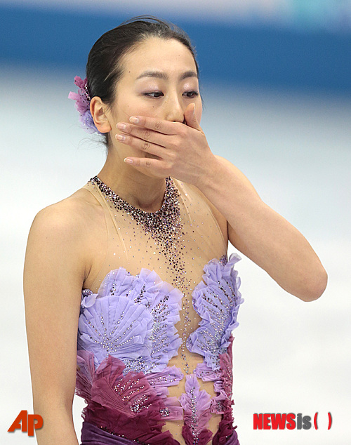 【소치(러시아)=뉴시스】9일(한국시간) 러시아 소치 아이스버그 스케이팅 팰리스에서 열린 2014소치동계올림픽 피겨 여자 단체전 쇼트프로그램에서 64.07점으로 부진한 아사다 마오(일본)의 모습. 