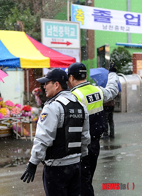 중학교 졸업 알몸 2000년대 초중반 일진들 졸업식문화 - 악플달면 쩌리쩌려버려 - ＊여성시대＊ 차분한 20대들의 알흠다운 공간