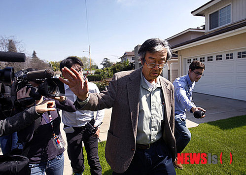 【서울=뉴시스】'나카모토 사토시'로 알려진 정체 불명의 프로그래머로 가상화폐 비트코인 창시자의 정체가 마침내 온 세상에 드러났다. 6일(현지시간) 미국 시사 주간지 뉴스위크에 따르면 나카모토 사토시는 필명이 아닌 실제 이름이며, 현재 미국 캘리포니아에 거주하고 있는 64세 일본계 미국인으로 밝혀졌다. (사진= 로스엔젤레스타임스) 2014.3.7