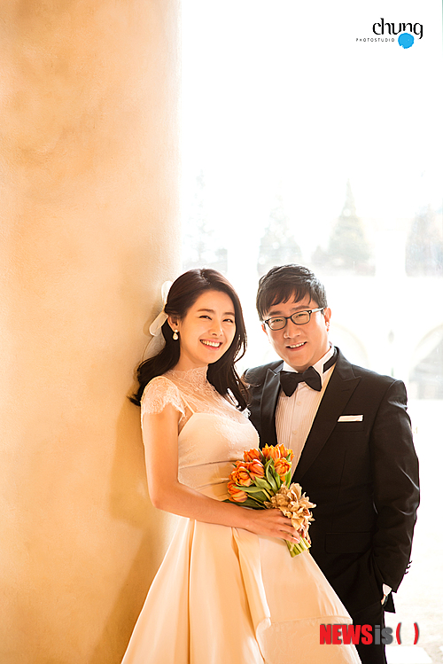 【서울=뉴시스】노이즈 홍종구·탤런트 송서연 웨딩포토