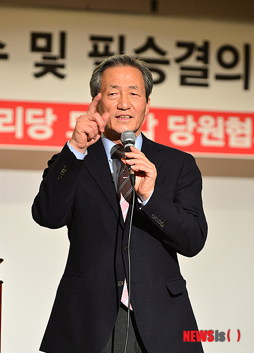 【서울=뉴시스】전진환 기자 = 27일 오후 '2014 새누리당 도봉갑 핵심당원연수 및 필승결의대회'가 열린 서울 도봉구 구민회관에서 정몽준 서울시장 예비후보가 인사말을 하고 있다. 2014.03.27.&nbsp; amin2@newsis.com