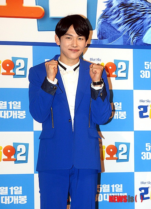【서울=뉴시스】박찬수 기자 = 그룹 제국의아이들 멤버 임시완이 8일 오전 서울 영등포구 여의도동 CGV여의도에서 열린 애니메이션 '리오2' 제작보고회에서 포즈를 취하고 있다.&nbsp; 사람과 함께 사는 도시형 앵무새 '블루' 가족의 아마존 정글 모험을 그린 애니메이션 리오2는 오는 5월 1일 개봉한다. 2014.04.08.&nbsp; redchacha1@newsis.com