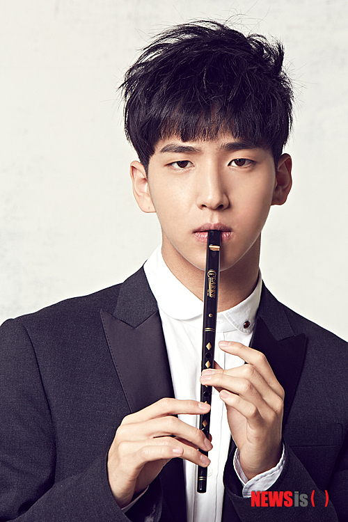 【서울=뉴시스】박영주 기자 = B형 한 명, A형이 네 명이라 그룹 ‘B1A4’가 됐다.&nbsp; 바로(22)는 솔직하고 직설적인 성격으로 멤버들 중 유일한 B형이다. 본명은 차선우이지만 뭐든지 ‘똑바로 하자’는 의미로 ‘바로’가 됐다.&nbsp; gogogirl@newsis.com 