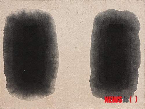 【서울=뉴시스】송수남 '붓의 놀림'(194×259㎝, 한지에 수묵, 1995)