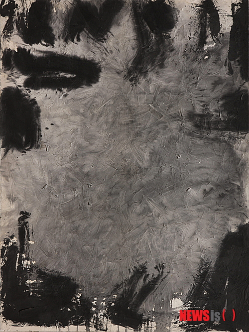 【서울=뉴시스】송수남 '붓의 놀림'(259×194㎝, 한지에 수묵, 2000년대)