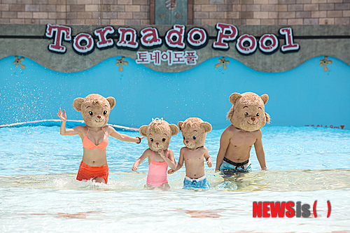 【천안=뉴시스】서정훈 기자 = 충남 천안의 대표 가족 휴양시설인 '테딘패밀리 워터파크'는 올 여름 다양한 시설을 갖추고 본격적인 운영에 들어갔다고 3일 밝혔다. 2014.07.03. (사진=테딘패밀리 워터파크 제공) photo@newsis.com