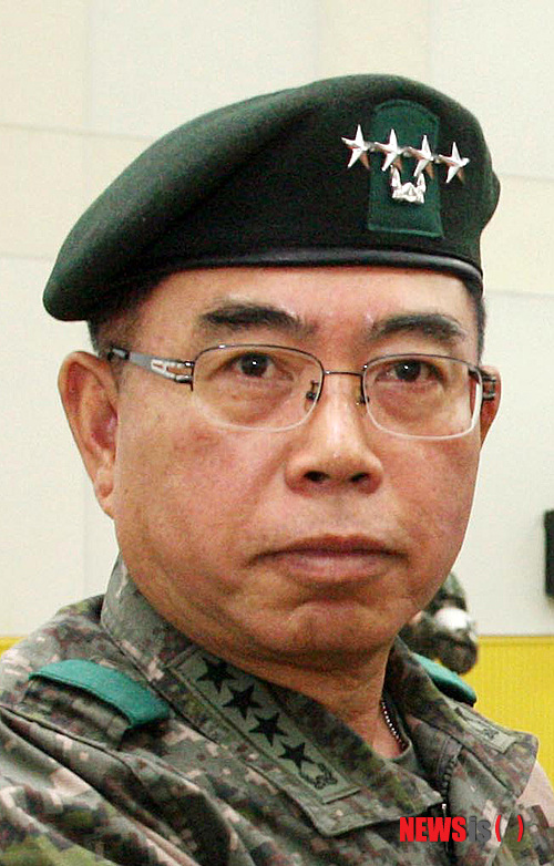 【서울=뉴시스】국방부가 7일 윤 일병 집단구타 사망 사건에 책임을 지고 물러난 권오성 육군참모총장의 후임으로 김요환 제2작전사령관을 내정했다. 2014.08.07. (뉴시스 DB) photo@newsis.com