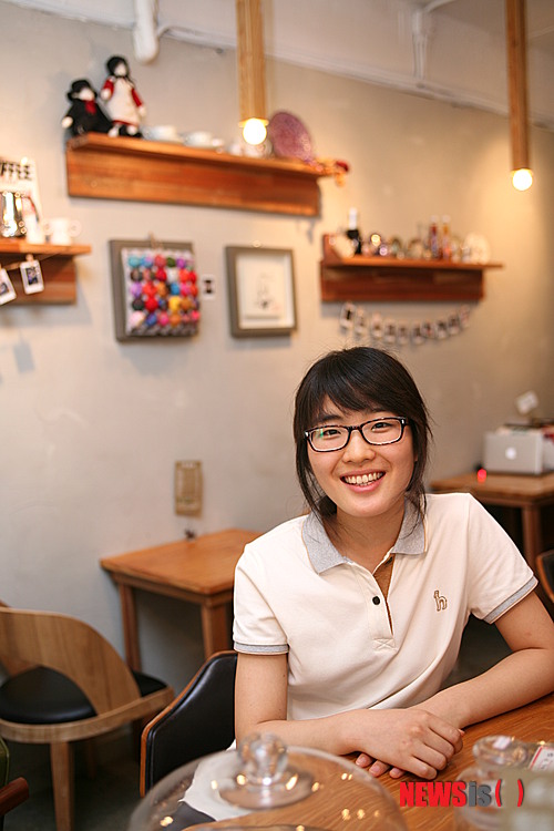 【영암=뉴시스】미녀기사 오정아(21) 2단이 '2014 국수산맥 국제바둑대회’의 부속행사인 '국제 페어바둑대회'에서 '한국 바둑의 전설' 조훈현(61) 9단과 짝을 이뤄 우승에 도전한다. (사진제공=한국기원)