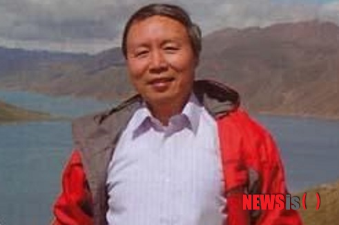 【서울=뉴시스】문예성 기자 = 일본 침략시기 중국 상하이(上海)에 일본군 최초의 위안소를 비롯해 총 160곳 이상의 군 위안소가 설치·운영됐다는 중국 전문가의 주장이 제기됐다. 11일 중국 반관영 통신사 중신사(中新社)에 따르면 '중국 위안부 문제 연구 일인자'로 알려진 쑤즈량(蘇智良) 상하이사범대 교수는 이날 상하이에서 열린 한 포럼에서 이같이 주장했다. 쑤 교수의 자료 사진.(사진출처: 중국 바이두 백과)