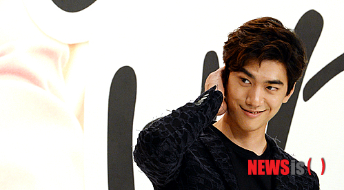 【서울=뉴시스】조수정 기자 = 14일 오후 서울 영등포 타임스퀘어에서 열린 KBS 월화드라마 '연애의 발견' 제작발표회에서 배우 성준이 포즈를 취하고 있다.&nbsp; 연애의 발견은 오는 18일 첫 방송된다. 2014.08.14.&nbsp; chocrystal@newsis.com