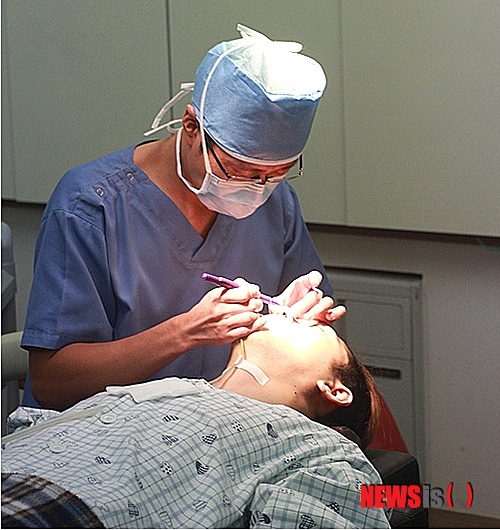 【서울=뉴시스】민기홍 기자 = 코성형. 2014.08.18. (사진=맥스성형외과 제공)