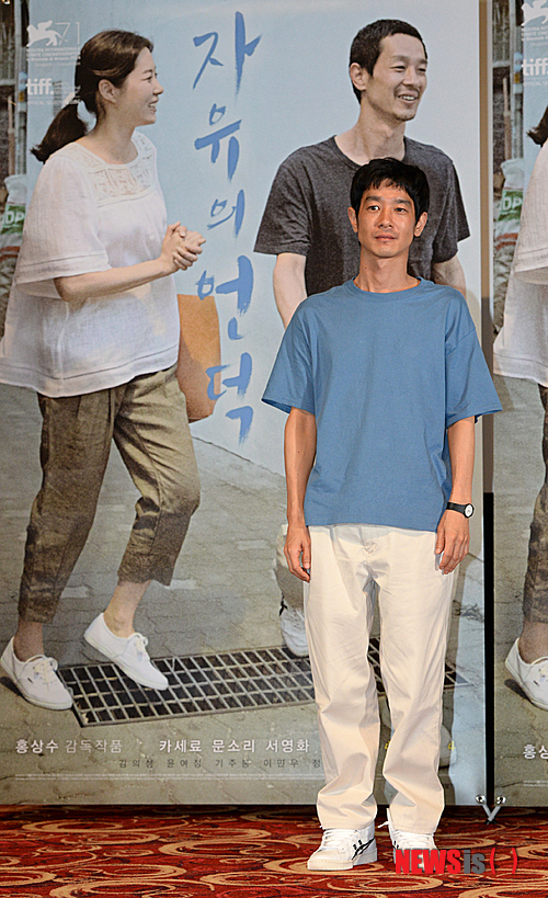 【서울=뉴시스】조수정 기자 = 홍상수 감독의 영화 '자유의 언덕(HILL OF FREEDOM)' 시사회가 열린 29일 오후 서울 광진구 롯데시네마 건대입구에서 배우 카세 료가 포즈를 취하고 있다. 영화 자유의 언덕은 오는 9월 4일 개봉한다. 제71회 베니스국제영화제 오리종티 경쟁부문 진출작이며 제39회 토론토국제영화제 마스터즈 섹션 초청작, 제52회 뉴욕영화제 메인섹션 초청작이다. 2014.08.29. chocrystal@newsis.com