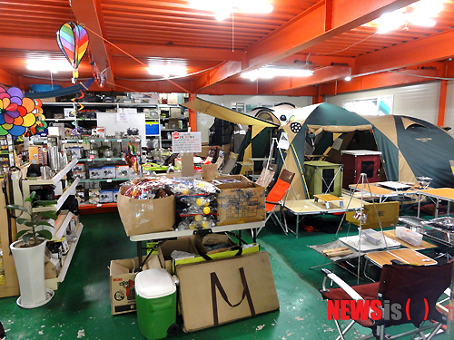 【서울=뉴시스】유희연 기자 = 국내 중고 캠핑용품 상설할인매장 '고릴라캠핑'. 2014.09.01. (사진=고릴라캠핑 제공)&nbsp; lovely_jh@newsis.com