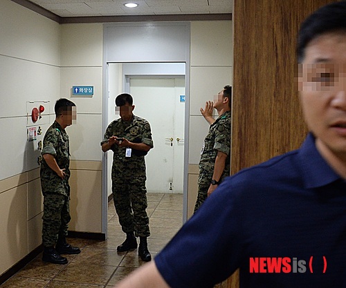 【청주=뉴시스】박재원 기자 = 2일 오후 11시께 충북 증평군 제13공수특전여단 예하 부대에서 훈련 도중 사고가 발생해 하사관 3명이 청주의 한 병원으로 옮겨졌지만 이 중 2명이 숨졌다. 2014.09.03.&nbsp;&nbsp; pjw@newsis.com