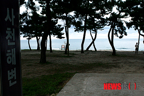 【강릉=뉴시스】김경목 기자 = 고(故) 이주훈(52·서울시)씨가 물에 빠진 어린이 2명과 성인 여성 1명을 구조하려다 사고를 당한 강원 강릉시 사천해변. 2014.09.03.&nbsp;&nbsp; photo31@newsis.com