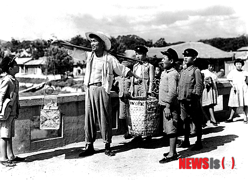 【서울=뉴시스】영화 '수업료'의 한 장면.