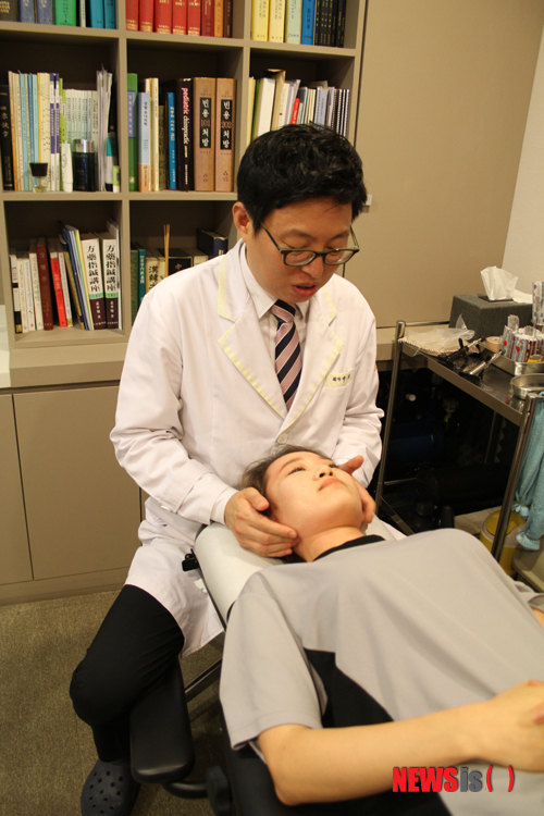【서울=뉴시스】유희연 기자 = 박근용 바른턱경희정함한의원 원장.&nbsp; lovely_jh@newsis.com 