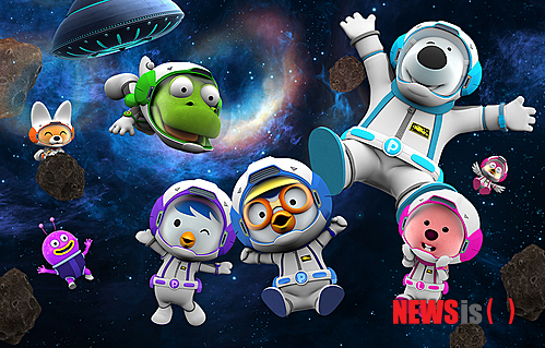 【용인=뉴시스】 이정하 기자 = 에버랜드의 어린이 인기 체험시설인 '뽀로로 3D 어드벤처'가 '뽀로로의 신나는 우주여행'이라는 새로운 스토리로 27일 리뉴얼 개장한다. '뽀로로 3D 어드벤처'는 에버랜드가 오랜 공연 노하우와 뽀로로라는 인기 캐릭터를 결합해 만든 '멀티 3D 퍼포먼스' 체험 공간으로, 프리쇼, 3D 영화, 캐릭터 공연 등 다양한 콘텐츠를 체험할 수 있다. 2014.09.22 (사진=에버랜드 제공) photo@newsis.com