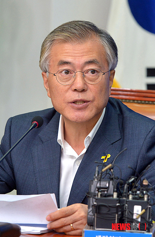 【서울=뉴시스】전진환 기자 = 새정치민주연합 제1차 비상대책위원회의가 열린 22일 오전 서울 여의도 국회 당 대표회의실에서 문재인 비대위원이 발언하고 있다. 2014.09.22.&nbsp; amin2@newsis.com 