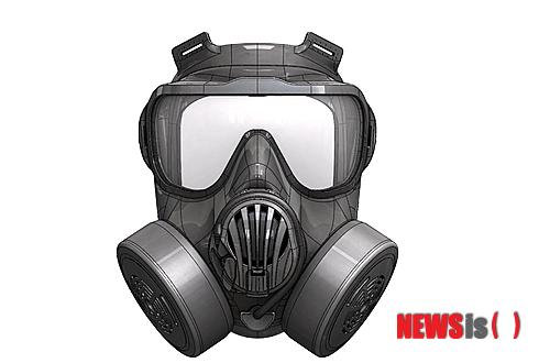 【서울=뉴시스】방위사업청은 ㈜산청에서 개발 중인 신형 방독면(K2)이 2013년 1월부터 실시한 개발 시험평가와 운용 시험평가 전 항목에서 기준을 충족해 '전투용 적합' 판정을 받았다고 29일 밝혔다.2014.09.29.(사진 = 방사청 제공)&nbsp; photo@newsis.com 
