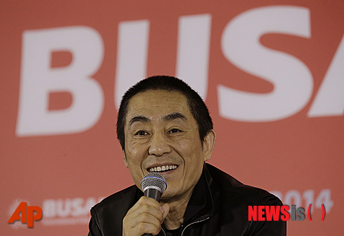 【부산=AP/뉴시스】영화 '5일의 마중'으로 제19회 부산국제영화제를 찾은 중국의 장이머우 감독.