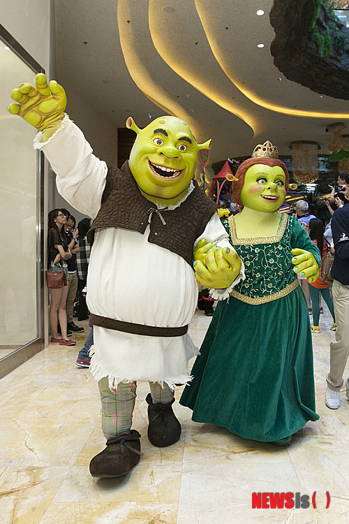 【서울=뉴시스】슈렉과 피오나공주의 모습. 2025.09.07. (사진제공=코타이 스트립 리조트)