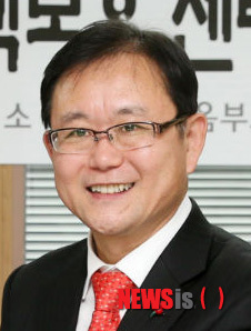 【서울=뉴시스】박근혜 대통령은 18일 오전 행정자치부 차관 정재근 안전행정부 지방행정실장을 내정했다. (사진=뉴시스 DB)&nbsp; photo@newsis.com