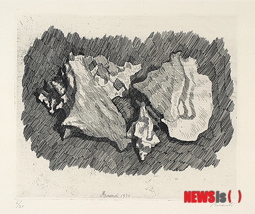 조르조 모란디 '조개껍질이 있는 정물'(240×291㎜, 동판에 에칭, 1930)