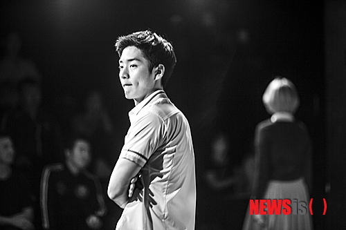 ↑연극 '복도에서'(사진=한국연극평론가협회 제공) 