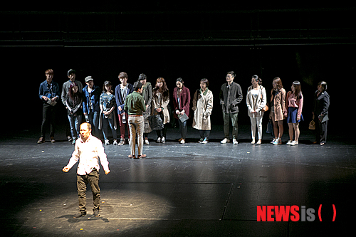 ↑연극 '남산도큐멘타 : 연극의 연습 - 극장편'(사진=한국연극평론가협회 제공)