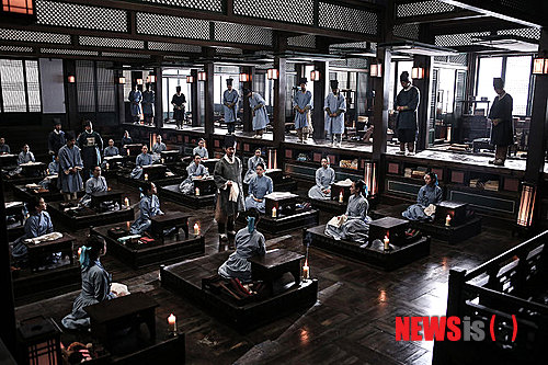 【서울=뉴시스】영화 '상의원'(감독 이원석)의 한 장면.