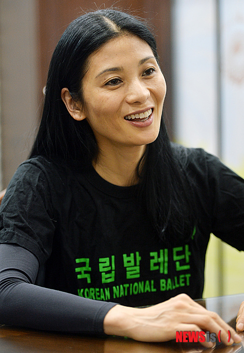 【서울=뉴시스】강진형 기자 = 취임 1주년을 맞은 강수진 국립발레단 예술감독이 13일 오후 서울 서초구 예술의전당 국립발레단에서 뉴시스와 인터뷰 하고 있다. 2015.02.16.&nbsp; marrymero@newsis.com